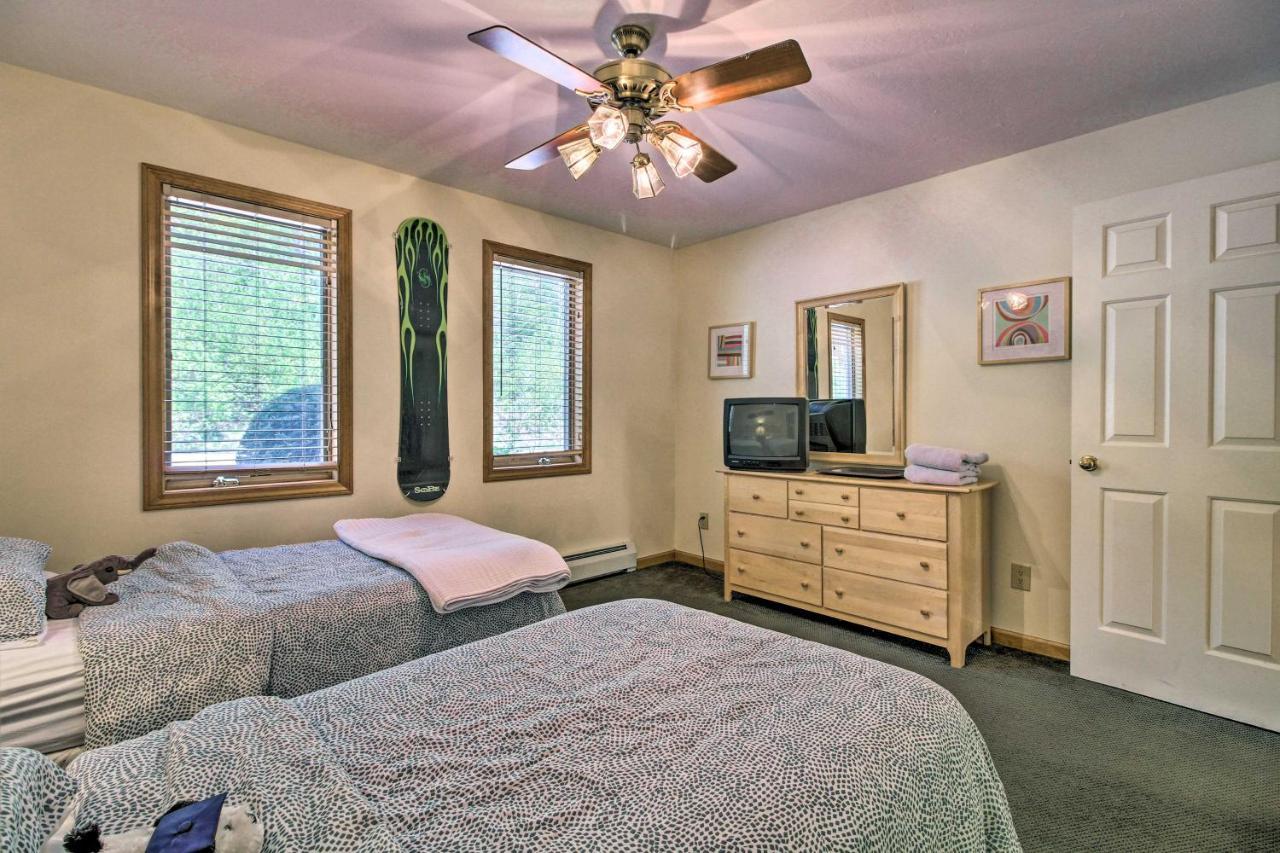 Timber Creek Townhome With 2 Decks And Mtn Views! West Dover Kültér fotó