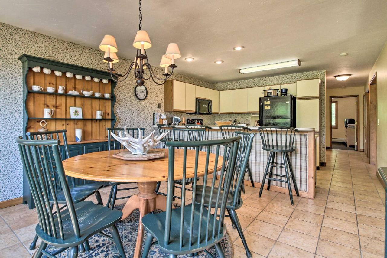 Timber Creek Townhome With 2 Decks And Mtn Views! West Dover Kültér fotó
