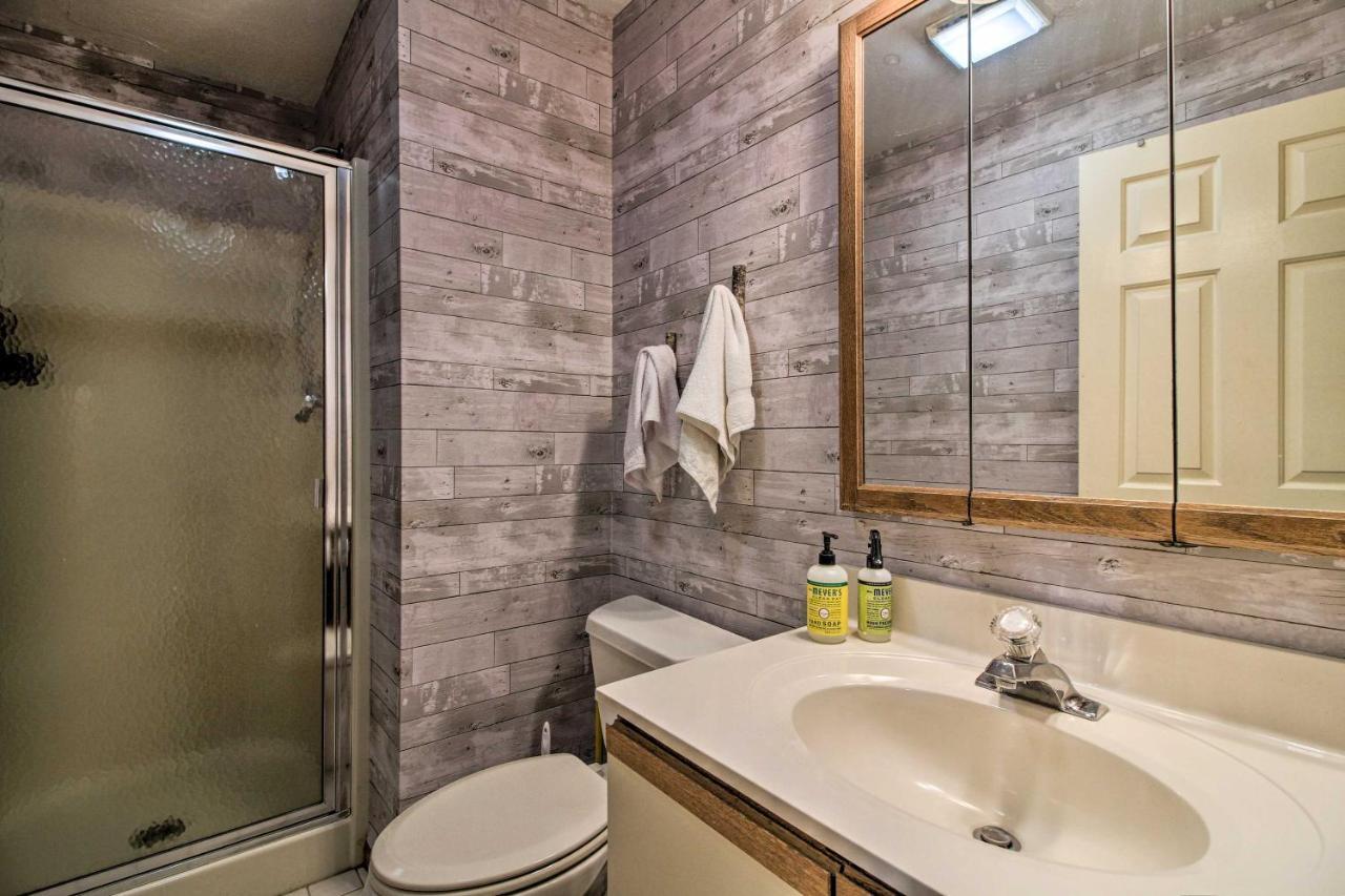 Timber Creek Townhome With 2 Decks And Mtn Views! West Dover Kültér fotó