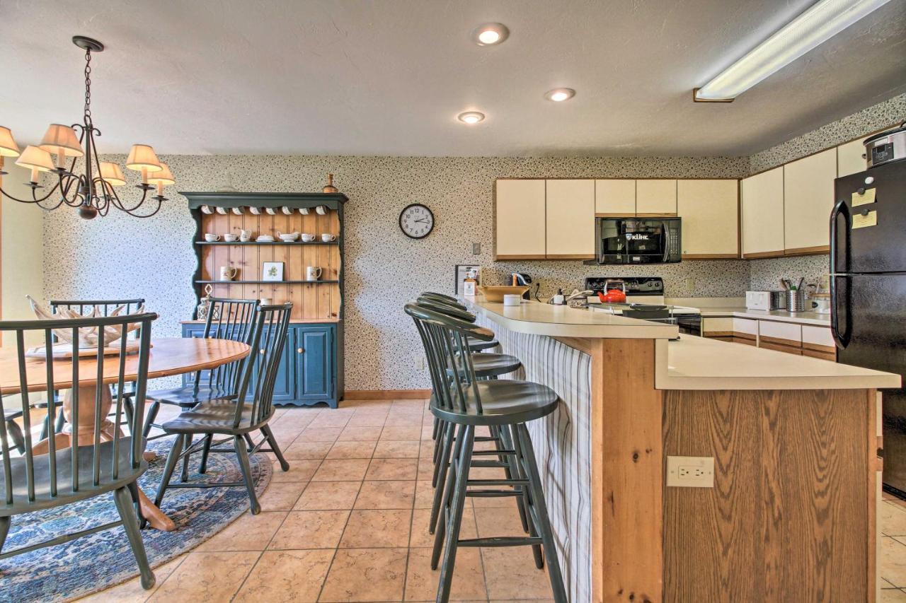 Timber Creek Townhome With 2 Decks And Mtn Views! West Dover Kültér fotó