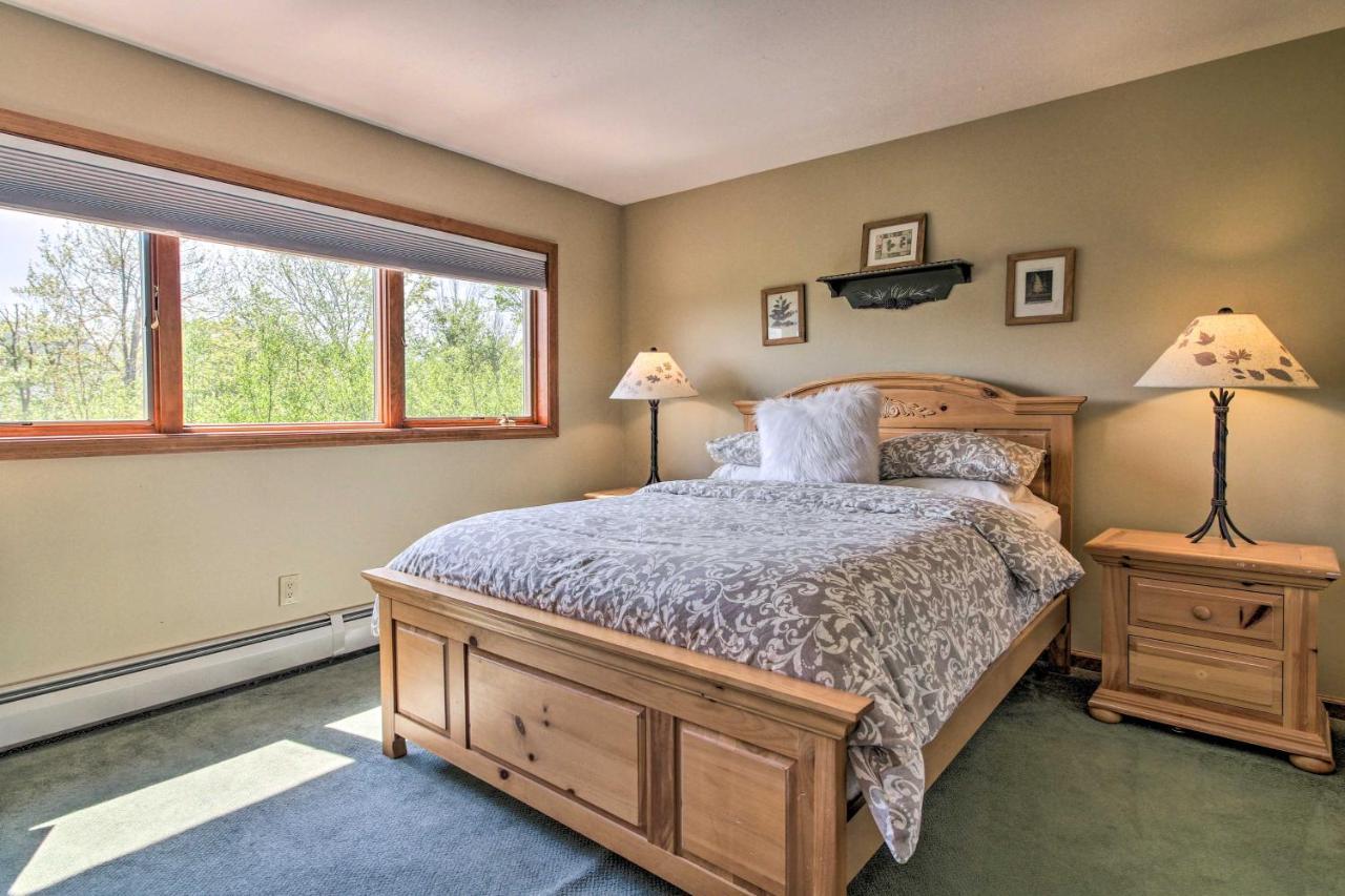 Timber Creek Townhome With 2 Decks And Mtn Views! West Dover Kültér fotó